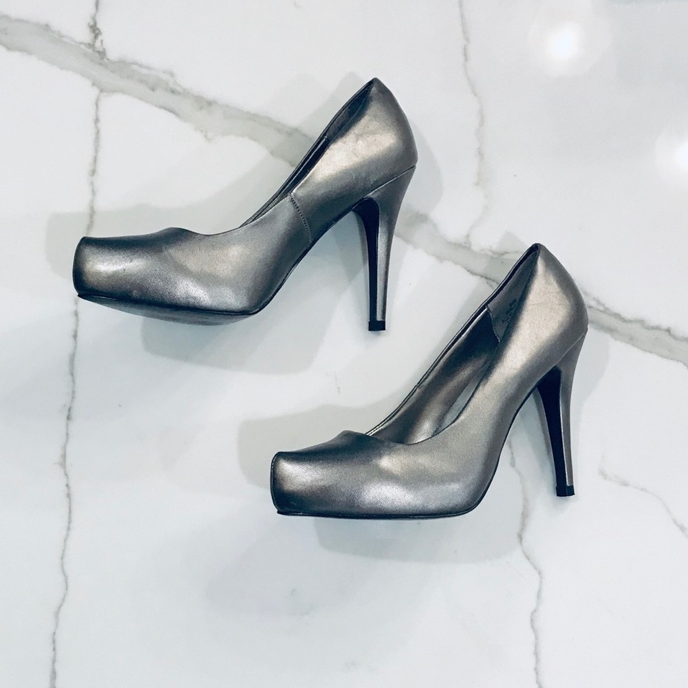 Chrome Pumps